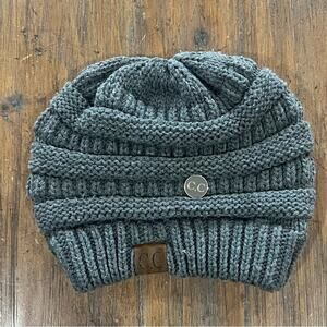 C.C Soft Stretch Cable Knit Side Epoxy Button for Mask Beanie Skully Gray